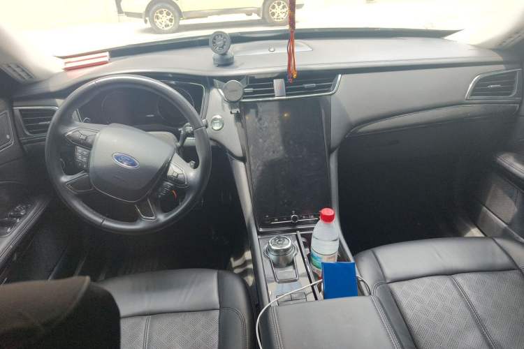 Used Ford Taurus 2019 EcoBoost 245 Premium Edition Center Console