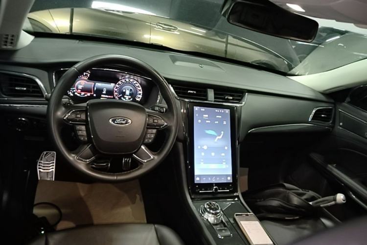 Used Ford Taurus 2019 EcoBoost 245 Premium Edition Center Console