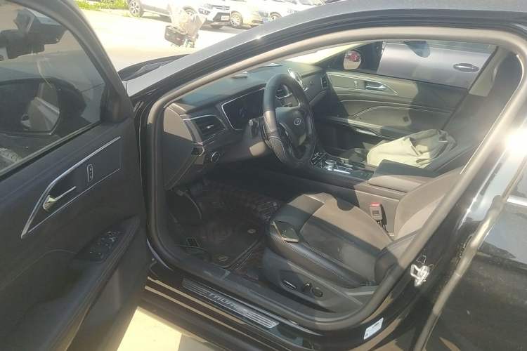 Used Ford Taurus 2019 EcoBoost 245 Comfort Edition Driver Seat