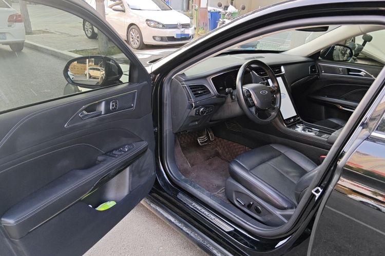 Used Ford Taurus 2019 EcoBoost 245 Premium Edition Driver Seat