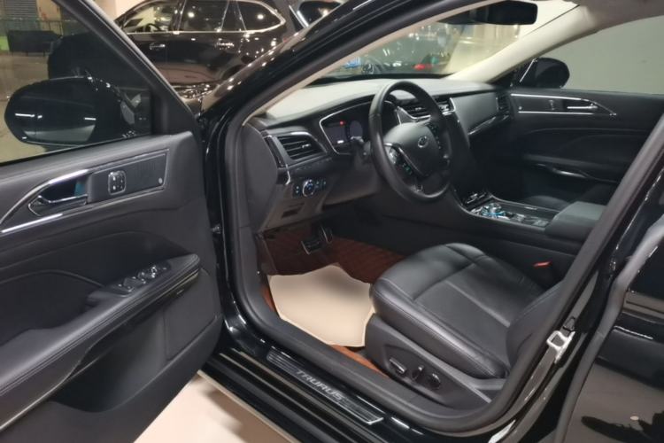 Used Ford Taurus 2019 EcoBoost 245 Premium Edition Driver Seat