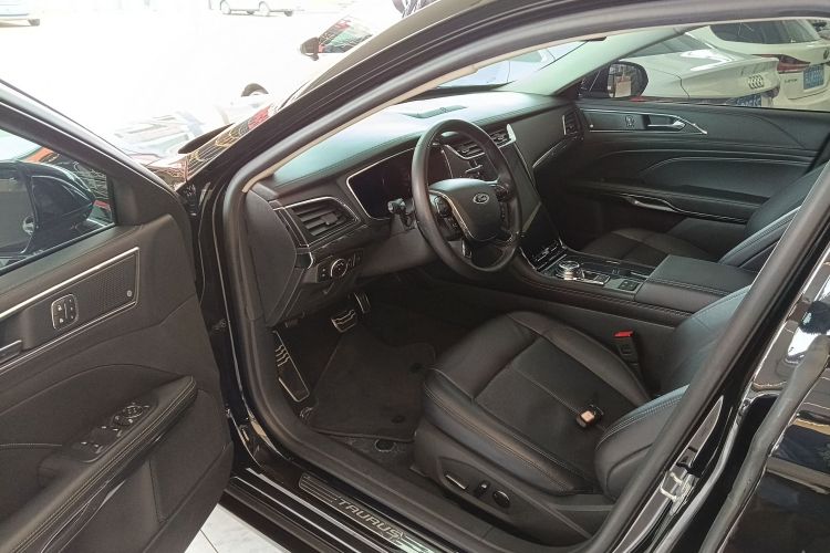 Used Ford Taurus 2019 EcoBoost 245 Premium Edition Driver Seat