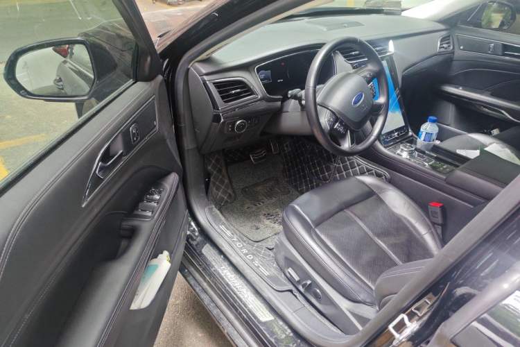 Used Ford Taurus 2019 EcoBoost 245 Premium Edition Driver Seat