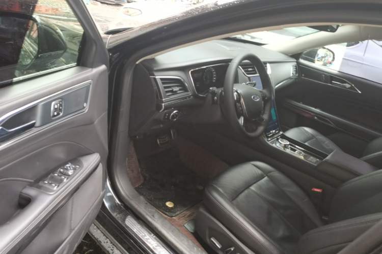Used Ford Taurus 2019 EcoBoost 245 Premium Edition Driver Seat