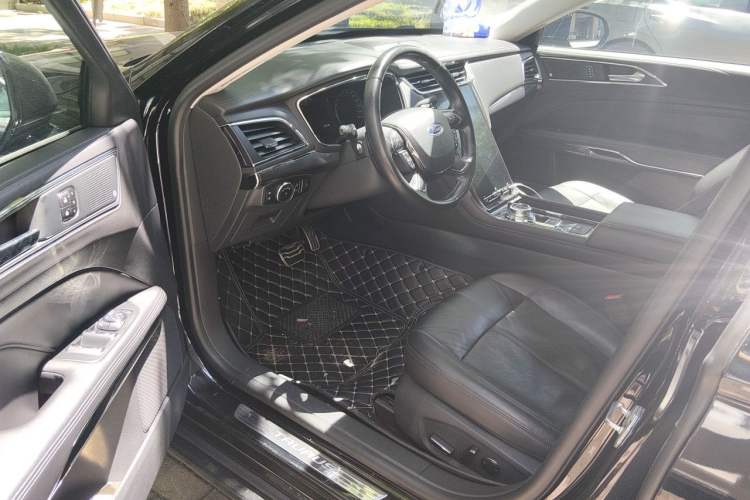 Used Ford Taurus 2019 EcoBoost 245 Premium Edition Driver Seat
