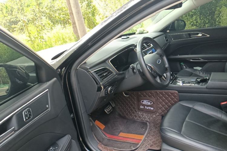 Used Ford Taurus 2019 EcoBoost 245 Premium Edition Driver Seat