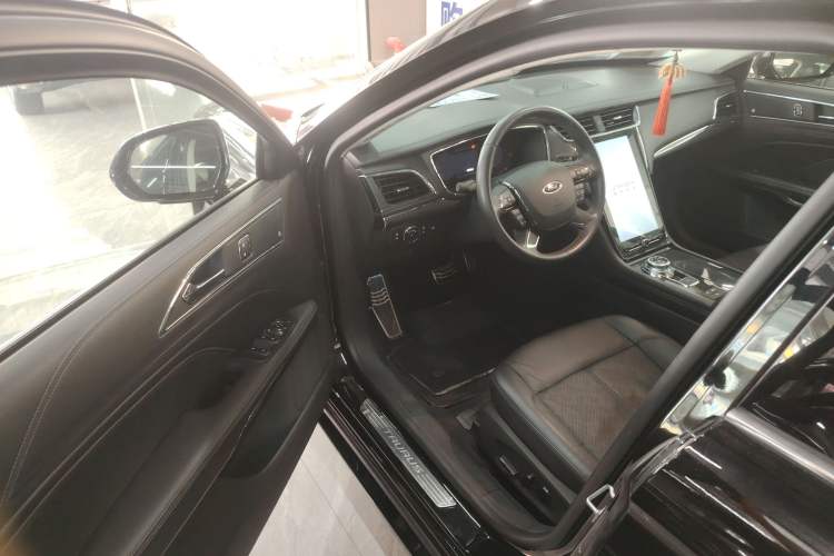 Used Ford Taurus 2019 EcoBoost 245 Premium Edition Driver Seat