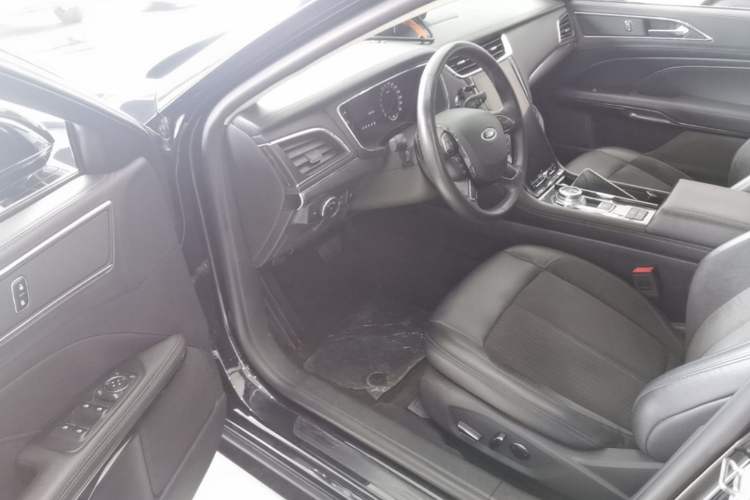 Used Ford Taurus 2019 EcoBoost 245 Comfort Edition Driver Seat