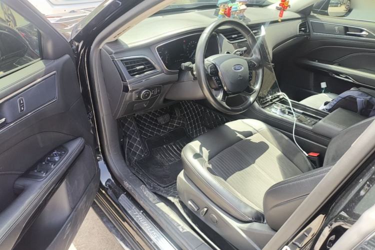 Used Ford Taurus 2019 EcoBoost 245 Comfort Edition Driver Seat