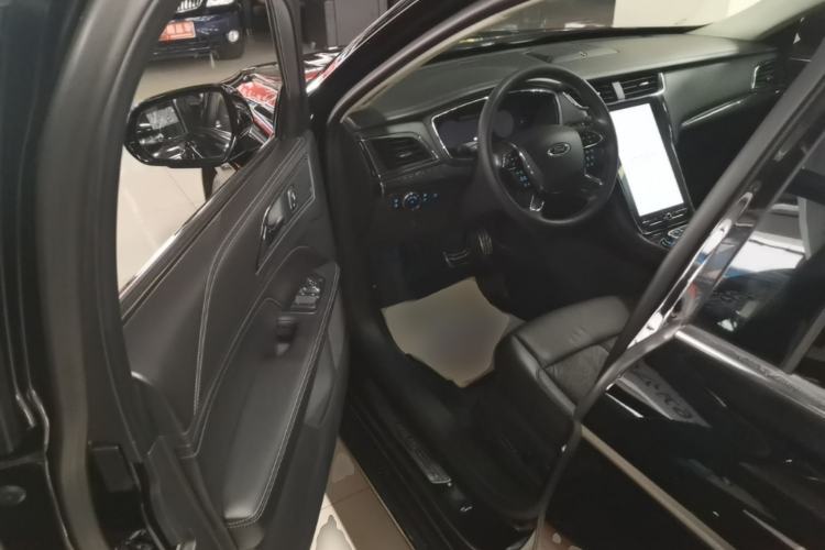 Used Ford Taurus 2019 EcoBoost 245 Premium Edition Driver Seat