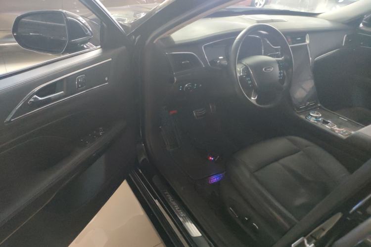 Used Ford Taurus 2019 EcoBoost 245 Premium Edition Driver Seat