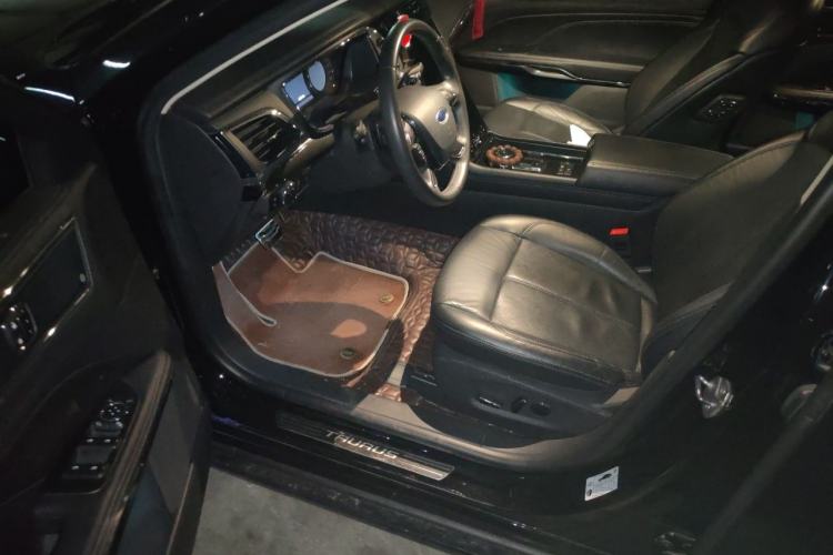Used Ford Taurus 2019 EcoBoost 245 Premium Edition Driver Seat
