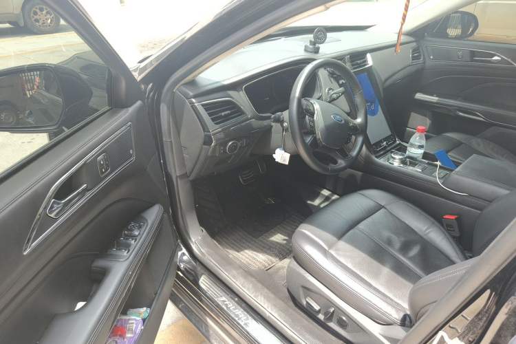 Used Ford Taurus 2019 EcoBoost 245 Premium Edition Driver Seat