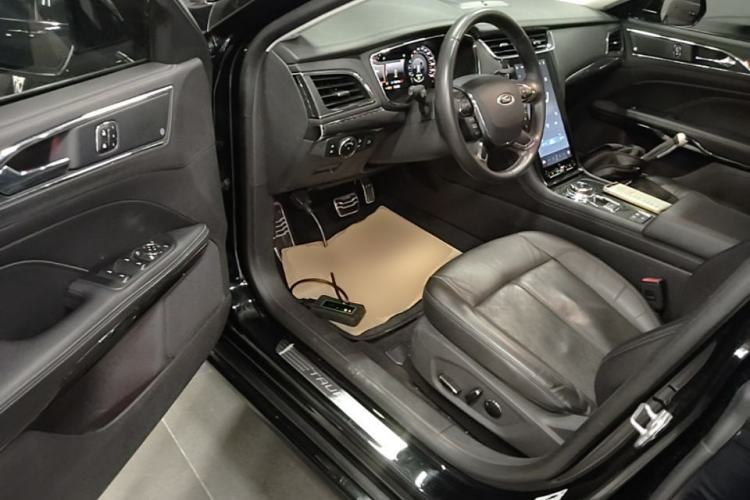 Used Ford Taurus 2019 EcoBoost 245 Premium Edition Driver Seat
