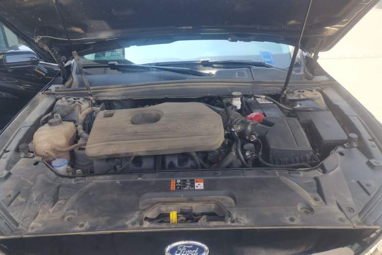 Used Ford Taurus 2019 EcoBoost 245 Premium Edition Engine Bay