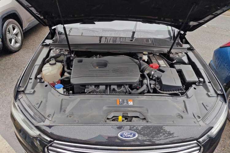 Used Ford Taurus 2019 EcoBoost 245 Premium Edition Engine Bay