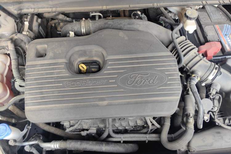 Used Ford Taurus 2019 EcoBoost 245 Premium Edition Engine Bay