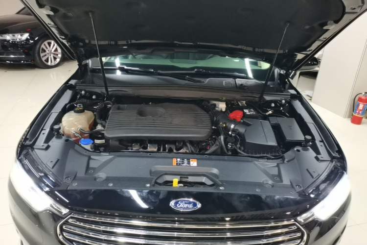 Used Ford Taurus 2019 EcoBoost 245 Premium Edition Engine Bay