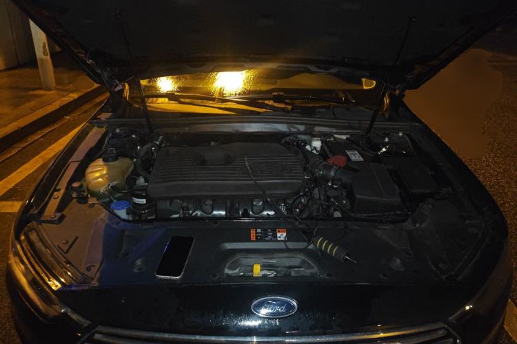 Used Ford Taurus 2019 EcoBoost 245 Premium Edition Engine Bay