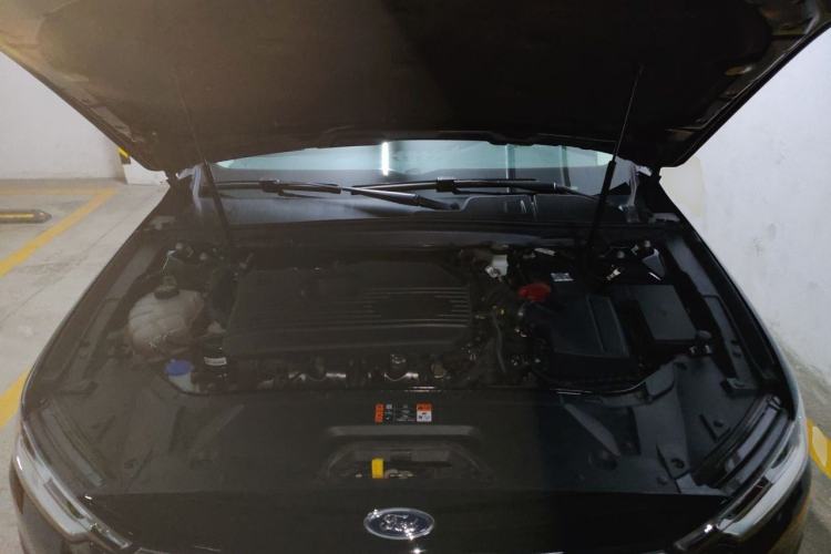 Used Ford Taurus 2019 EcoBoost 245 Premium Edition Engine Bay