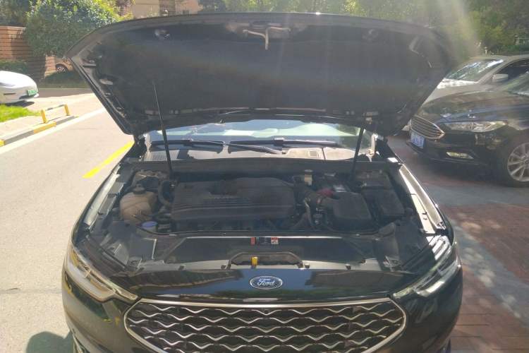 Used Ford Taurus 2019 EcoBoost 245 Premium Edition Engine Bay