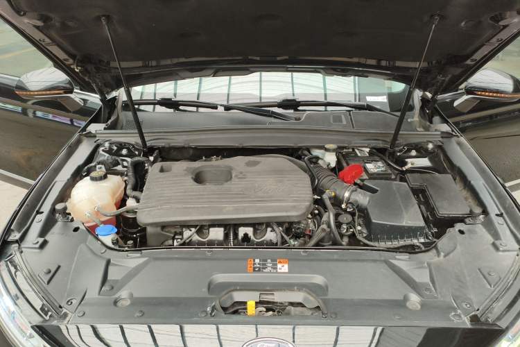 Used Ford Taurus 2019 EcoBoost 245 Comfort Edition Engine Bay
