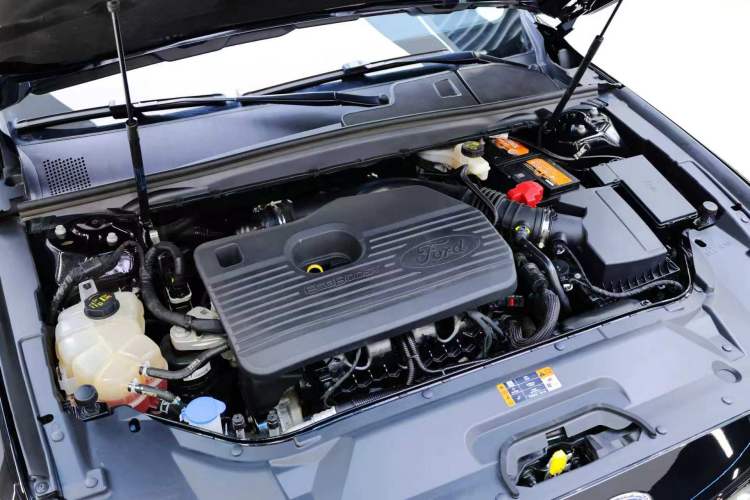Used Ford Taurus 2019 EcoBoost 245 Premium Edition Engine Bay
