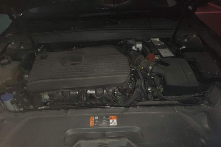 Used Ford Taurus 2019 EcoBoost 245 Premium Edition Engine Bay