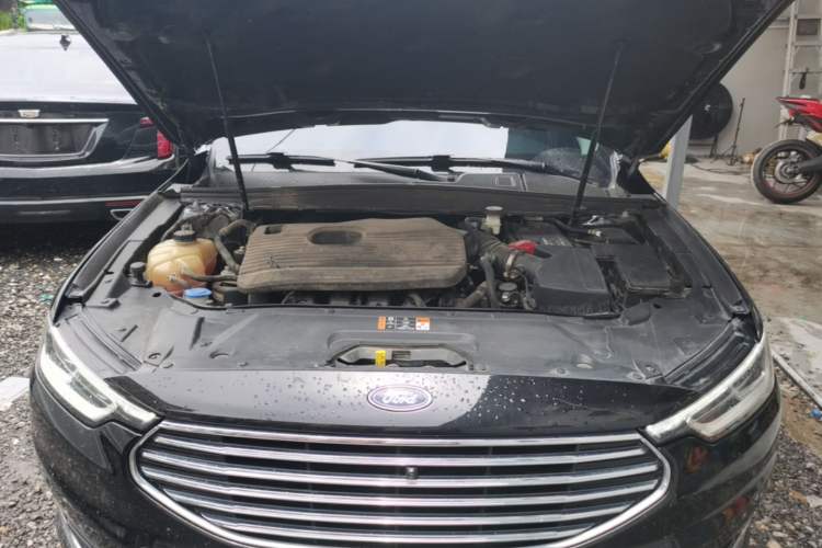 Used Ford Taurus 2019 EcoBoost 245 Premium Edition Engine Bay