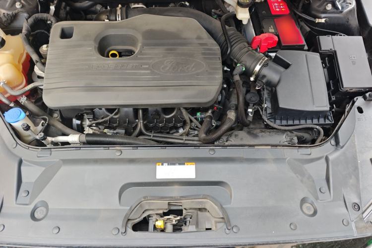 Used Ford Taurus 2019 EcoBoost 245 Premium Edition Engine Bay