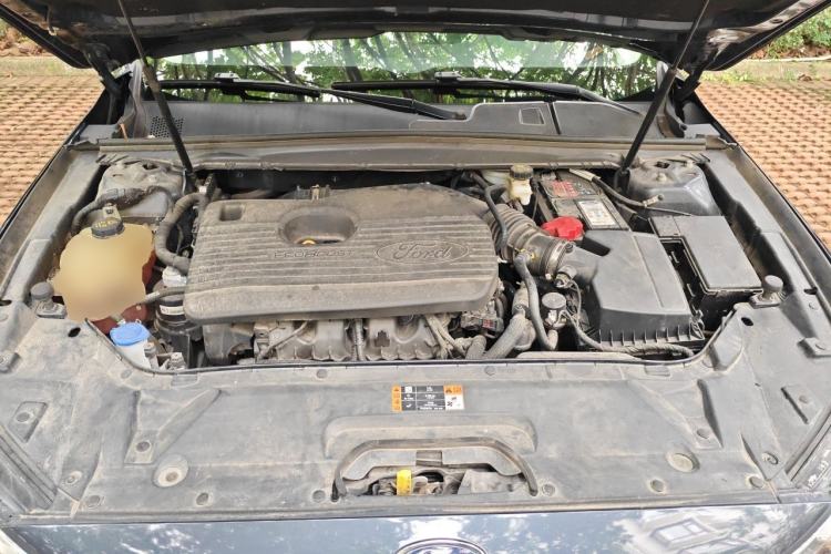 Used Ford Taurus 2019 EcoBoost 245 Premium Edition Engine Bay