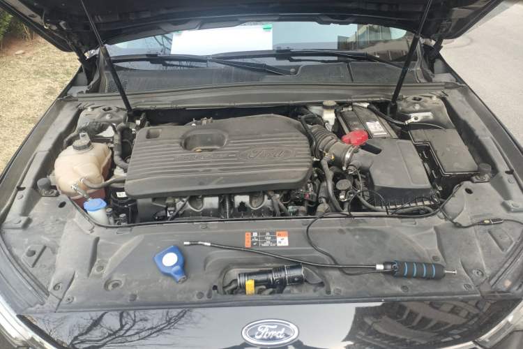 Used Ford Taurus 2019 EcoBoost 245 Premium Edition Engine Bay