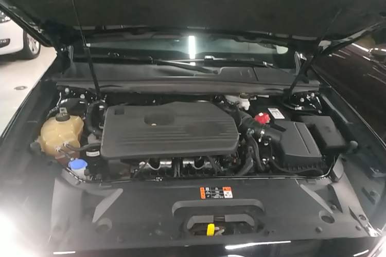 Used Ford Taurus 2019 EcoBoost 245 Premium Edition Engine Bay