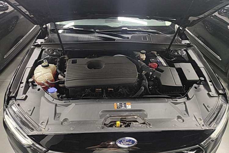 Used Ford Taurus 2019 EcoBoost 245 Premium Edition Engine Bay