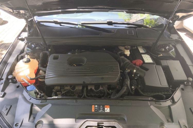 Used Ford Taurus 2019 EcoBoost 245 Premium Edition Engine Bay