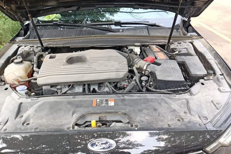Used Ford Taurus 2019 EcoBoost 245 Premium Edition Engine Bay