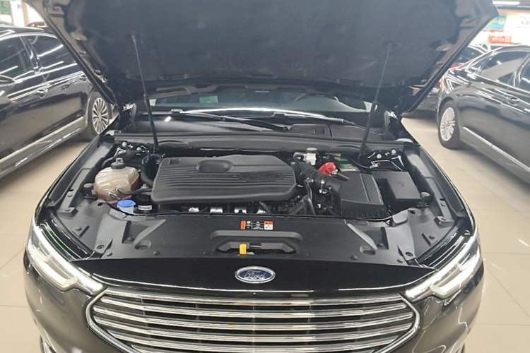 Used Ford Taurus 2019 EcoBoost 245 Premium Edition Engine Bay