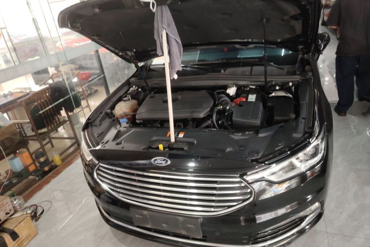 Used Ford Taurus 2019 EcoBoost 245 Premium Edition Engine Bay