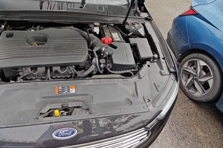 Used Ford Taurus 2019 EcoBoost 245 Premium Edition Engine Bay Left