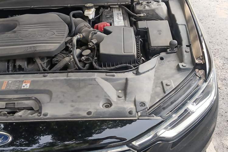 Used Ford Taurus 2019 EcoBoost 245 Premium Edition Engine Bay Left