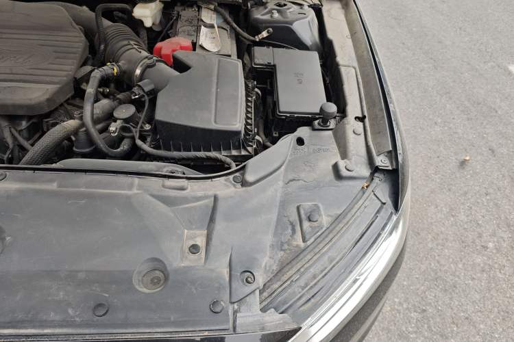 Used Ford Taurus 2019 EcoBoost 245 Premium Edition Engine Bay Left