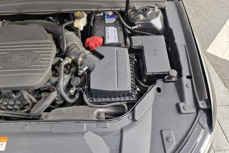 Used Ford Taurus 2019 EcoBoost 245 Premium Edition Engine Bay Left