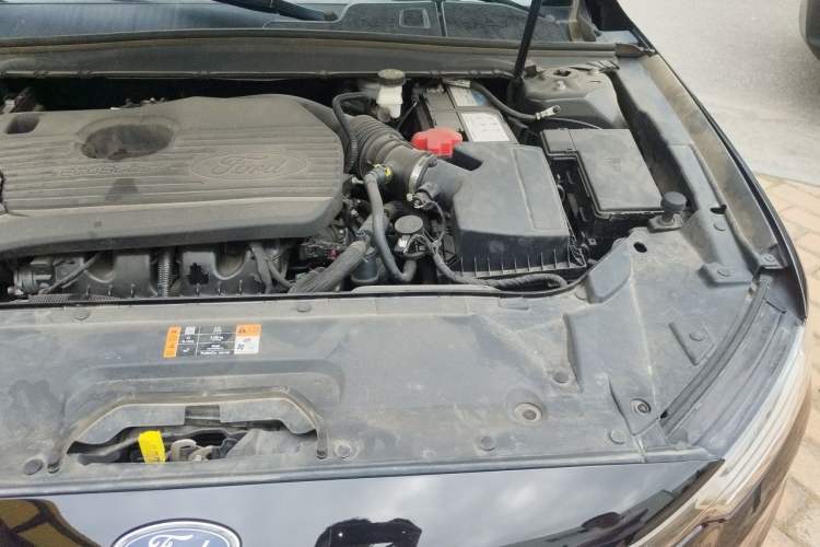 Used Ford Taurus 2019 EcoBoost 245 Comfort Edition Engine Bay Left