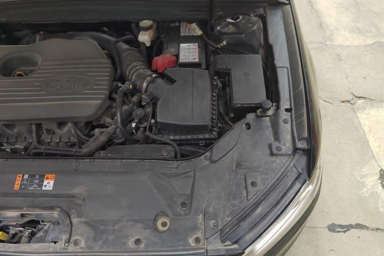 Used Ford Taurus 2019 EcoBoost 245 Premium Edition Engine Bay Left