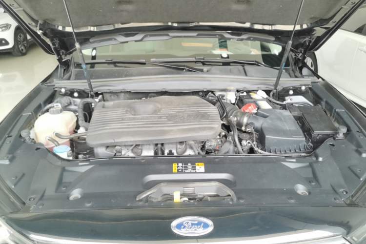 Used Ford Taurus 2019 EcoBoost 245 Comfort Edition Engine Bay
