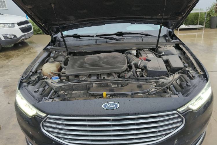 Used Ford Taurus 2019 EcoBoost 245 Premium Edition Engine Bay