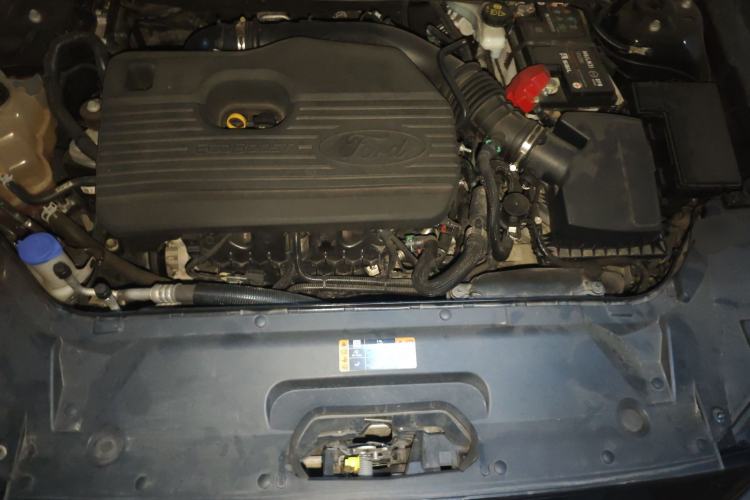 Used Ford Taurus 2019 EcoBoost 245 Vignale Deluxe Edition Engine Bay
