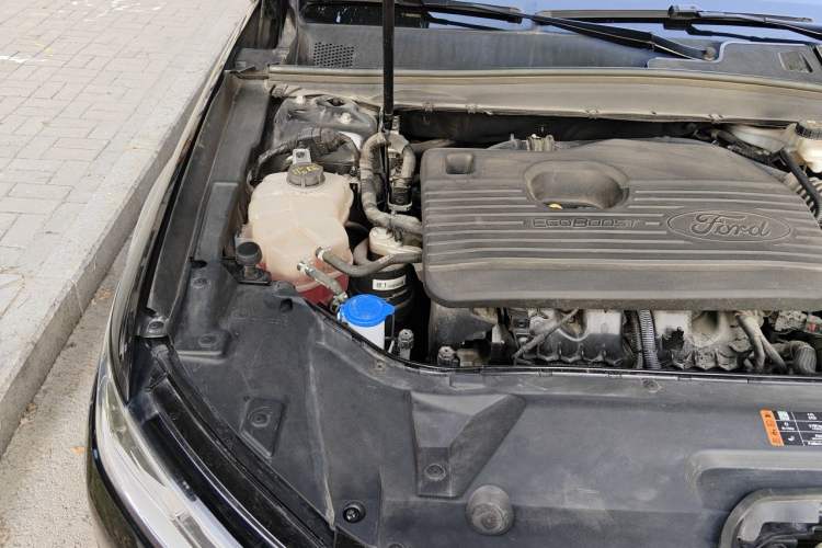 Used Ford Taurus 2019 EcoBoost 245 Premium Edition Engine Bay Right