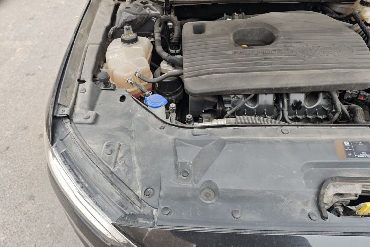 Used Ford Taurus 2019 EcoBoost 245 Premium Edition Engine Bay Right