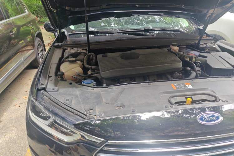 Used Ford Taurus 2019 EcoBoost 245 Premium Edition Engine Bay Right
